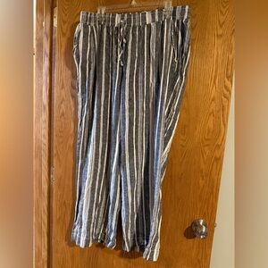 Briggs New York Gray and White Striped Lightweight Pants
